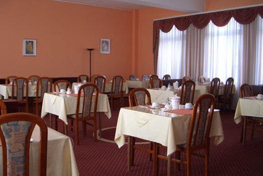 Hotel Alpenblick Garni Uberlingen Restoran gambar