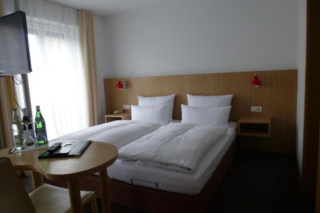 Hotel Alpenblick Garni Uberlingen Bilik gambar